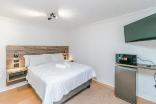 Urban Escapes- Melrose Place - 9