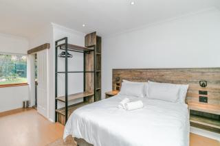 Urban Escapes- Melrose Place - 8