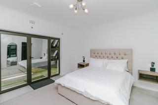 Urban Escapes- Melrose Place - 4