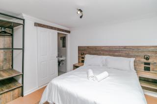 Urban Escapes- Melrose Place - 3