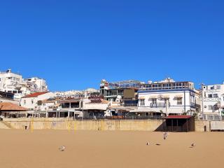 OceanView Apartment by BeCherish - 7