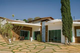 Suíte com Vista para o Lago em Capitólio, acesso a piscina adulto e infantil, quadra de beach tênis e playgroud - 4