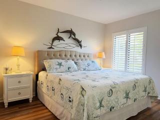 2BR Condo – Heated Pool, Lanai & Walk to Beach - 4