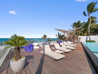 Stay at Ultravioleta Cabarete Beachfront Apartments by EvoKey - 2