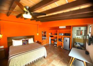 Boutique Studio with Terrace, Heated Pool & Fast Wi-Fi, Walk to Malecón - 3