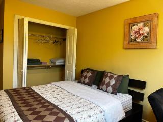 Biddington private room close airport! - 3