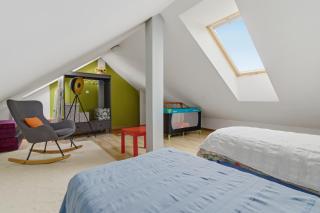 Large and modern apartment with free parking spot - 4