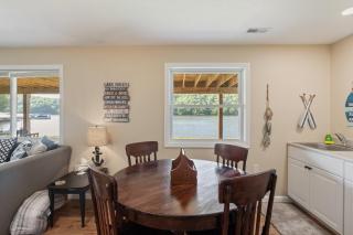 Huge Lakefront Yard, Private Dock - Amazing Views! - 1