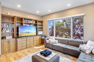 Pet-Friendly Home In The Main Channel w/ Breathtaking Sunsets & Lake Views - 7