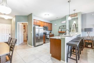 Island Life! Amazing Balcony-Views-Pool and Patio - 3