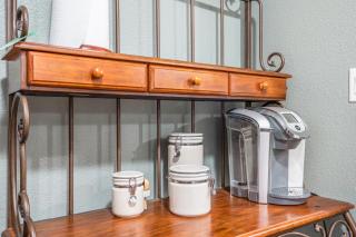 Island Life! Amazing Balcony-Views-Pool and Patio - 4