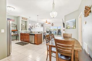 Island Life! Amazing Balcony-Views-Pool and Patio - 2