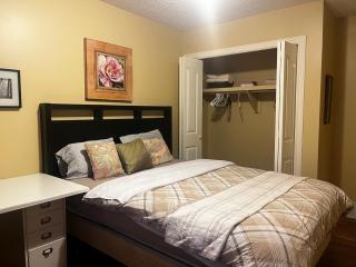 Biddington private room close airport! - 9