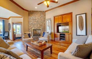 Porto Cima w/ Game Room, Dock, Boat Slip, Kayaks, Lakeside Fireplace & Hot Tub - 4