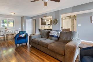 Spacious Pet-Friendly Lakeview Condo w/ Boat Slip & Pools - 1