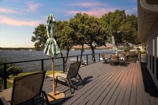 Lakefront Home with Game Room, Firepits & Gazebo at 3MM - 3