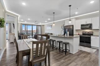 Topsider Condo w/ Updated Design & Amazing Main Channel Views - 1