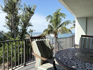 The Palms – 3BR Condo with Balcony & Pool - 7