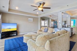 Lakefront 1st-Floor Condo, Screened Patio, Pools & Courts - 6