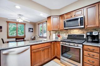 Ideal Cove with Amazing Dock, Kayaks & Fire Pit - 1