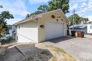 Incredible Views, Spacious Deck, Private Dock, Gas Grill, Games & Cards - 7