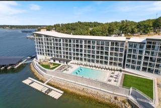 Topsider Condo w/ Stunning Lake Views, Shuffleboard & King Beds - 0