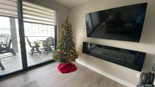 Topsider Condo w/ Stunning Lake Views, Shuffleboard & King Beds - 6