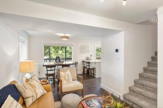 Minutes from the Strip - Nightlife and Dining! - 1