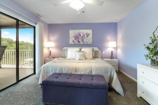 LazyDays Pet-Friendly Condo w/ Pool & Slip at 3M - 3