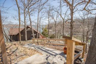 Woodmont Point - Wooded Private Lakefront Retreat with Deep Cove Dock and Great Swimming! - 0