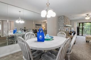 LazyDays Pet-Friendly Condo w/ Pool & Slip at 3M - 1