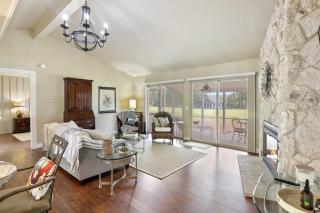 Perfect Resort Retreat Close to Everything - 5