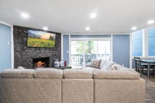 Our Cove Retreat - Perfect for Wave-Free Swimming, Tanning & Prime Location Fun! - 6