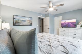 Our Cove Retreat - Perfect for Wave-Free Swimming, Tanning & Prime Location Fun! - 2