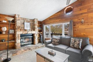 Stunning Lake View On A Nice & Quiet Relaxing Home - 3