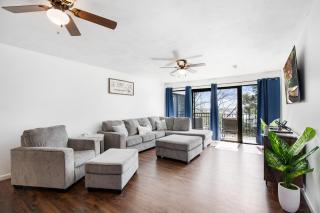 Treetop Vibes on Horseshoe Bend - 5