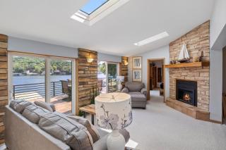 Spacious, Quiet & Great Cove, Nearby Attractions, Private Dock, Fireplace, Expansive Deck - 4