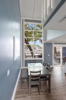 Our Cove Retreat - Perfect for Wave-Free Swimming, Tanning & Prime Location Fun! - 1