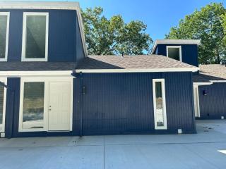 Our Cove Retreat - Perfect for Wave-Free Swimming, Tanning & Prime Location Fun! - 8