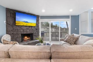 Our Cove Retreat - Perfect for Wave-Free Swimming, Tanning & Prime Location Fun! - 3