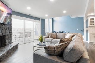 Our Cove Retreat - Perfect for Wave-Free Swimming, Tanning & Prime Location Fun! - 2