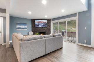 Our Cove Retreat - Perfect for Wave-Free Swimming, Tanning & Prime Location Fun! - 6