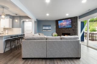 Our Cove Retreat - Perfect for Wave-Free Swimming, Tanning & Prime Location Fun! - 5