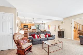 Great Location, Margaritaville Amenities & Hot Tub - 5