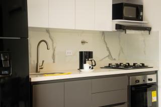 Frente al mall Viva Envigado, AC, moderno - 1