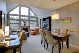 Enchanting Mountain Condo managed by Little Sister Getaways - 3