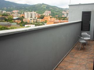 Frente al mall Viva Envigado, AC, moderno - 5