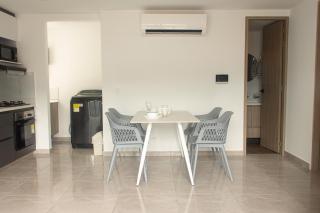 Frente al mall Viva Envigado, AC, moderno - 4