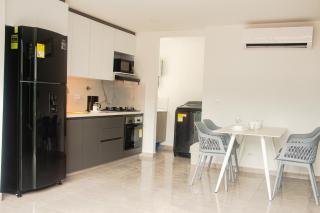 Frente al mall Viva Envigado, AC, moderno - 2