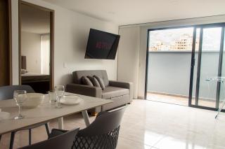 Frente al mall Viva Envigado, AC, moderno - 9